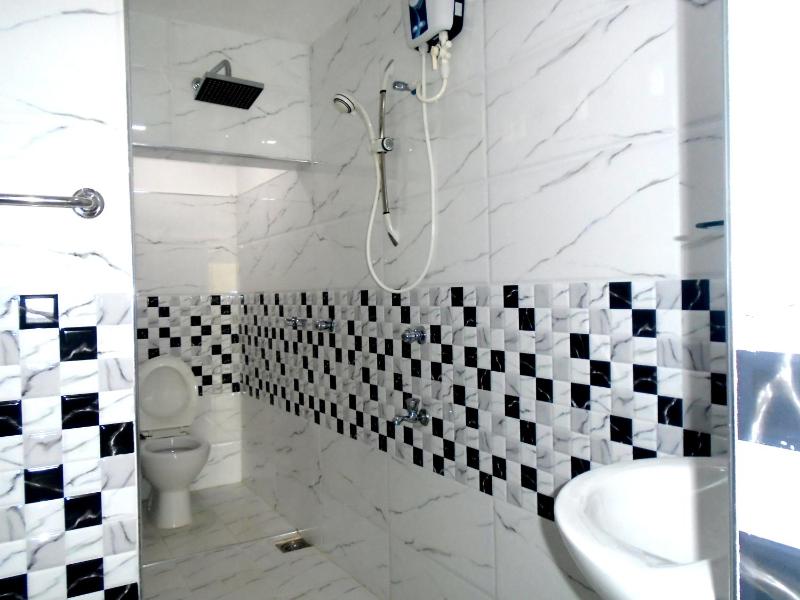 Bee Line Holiday Apartment - image 18