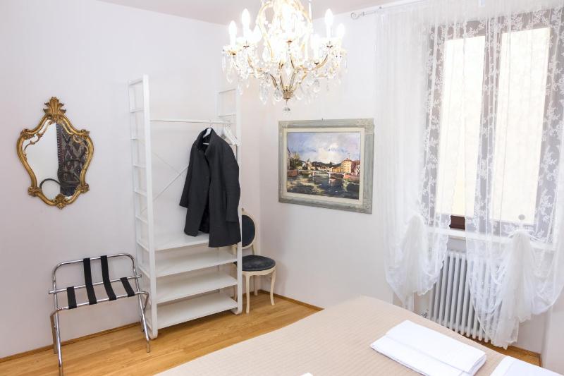 Superior Apartment image 3