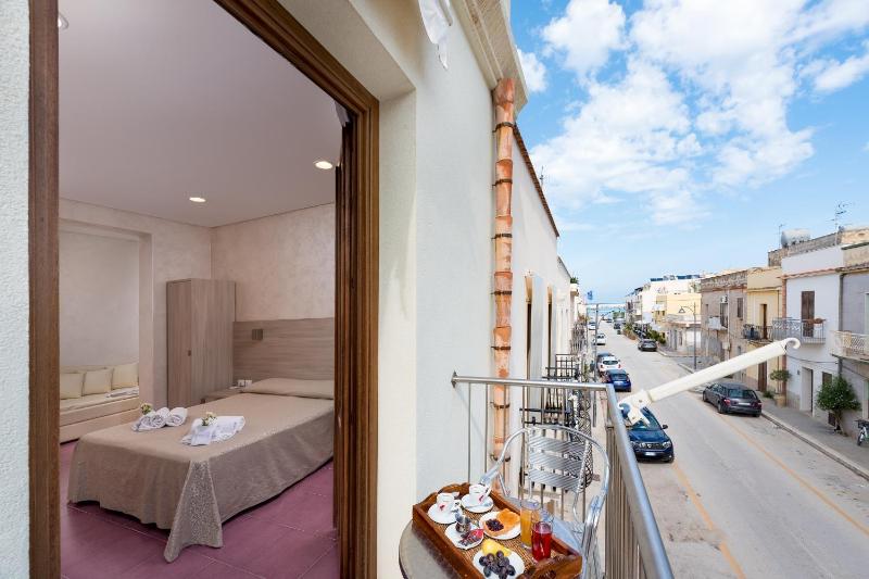 Hotel Biancolilla - image 19