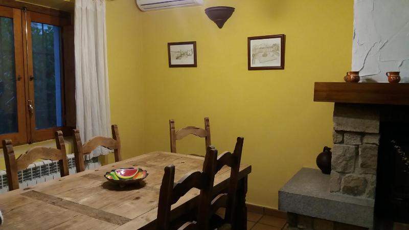 Two-Bedroom House image 4