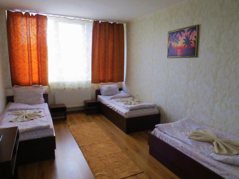 Standard Triple Room image 1