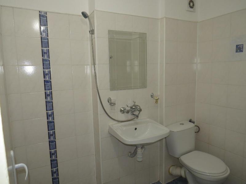 Standard Triple Room image 4