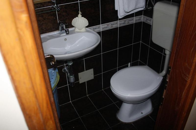 Studio Apartment 1 image 1