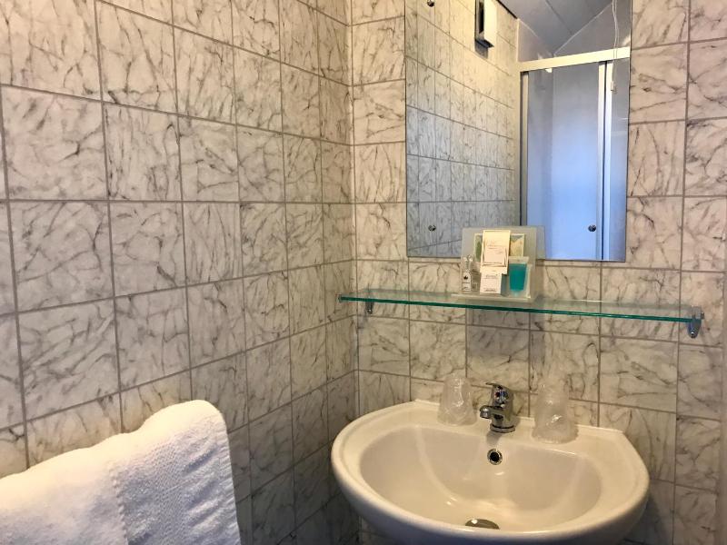 Small Double Room image 2