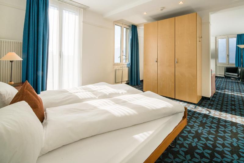 Junior Suite with Lake View image 3