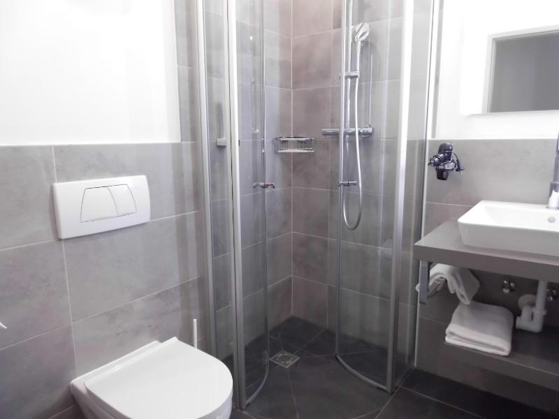 Single Room with Private Bathroom image 4