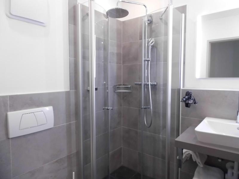 Single Room with Private Bathroom image 3