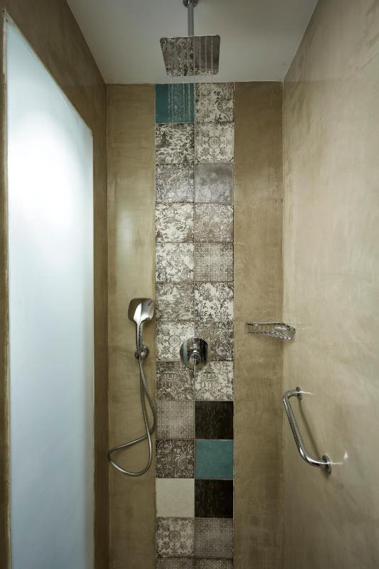 Luxury n Chic Athens Museum Apt - image 14
