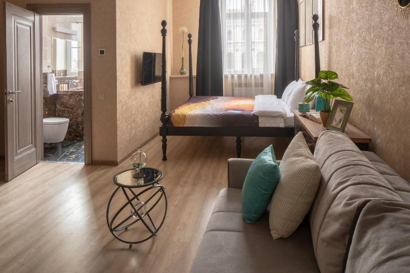 Studio Apartment - Black Star image 3