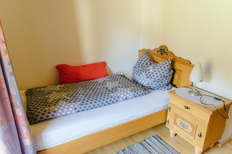 Single Room image 3