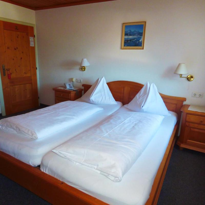 Deluxe Double Room with Balcony image 3