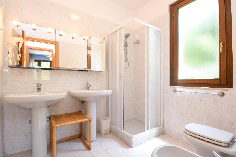 Superior Two-Bedroom Apartment (6 Adults)  with Balcony or Terrace image 3