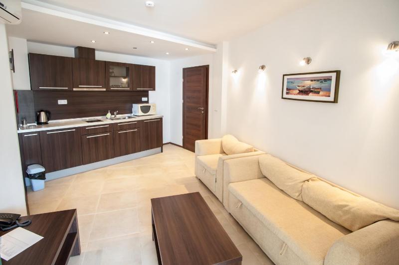 One-Bedroom Apartment image 1