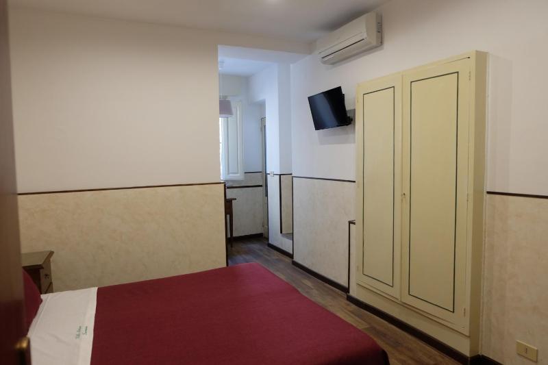 Double or Twin Room with Mountain View image 4