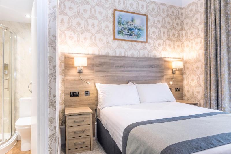 Superior Double Room image 2