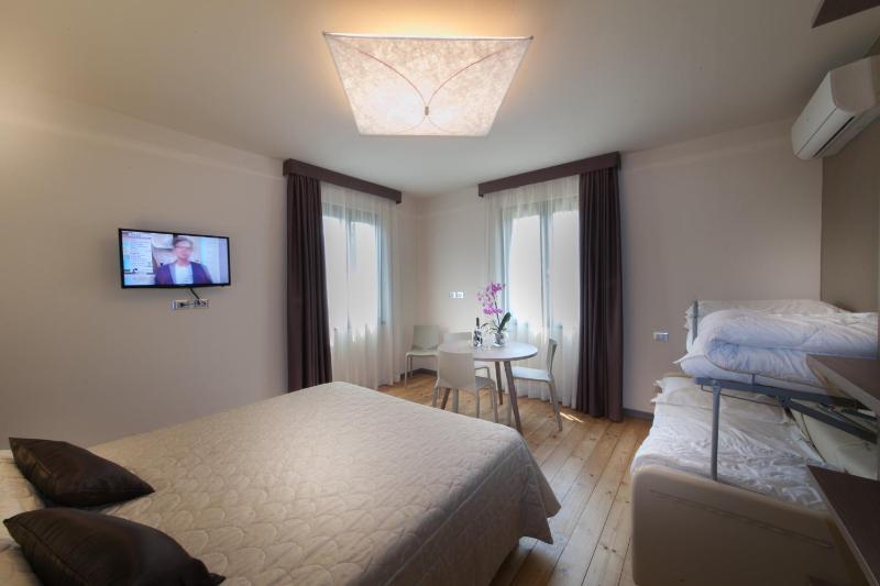 International Rooms & Apartments - image 32