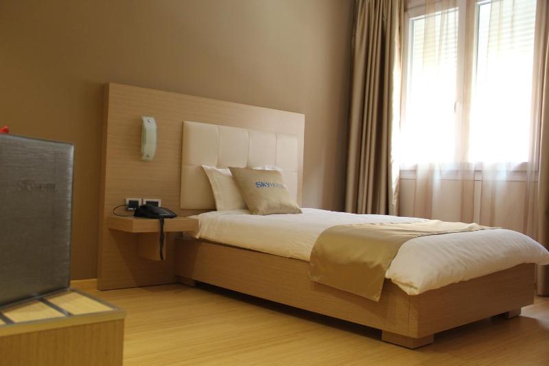 Single Room image 3