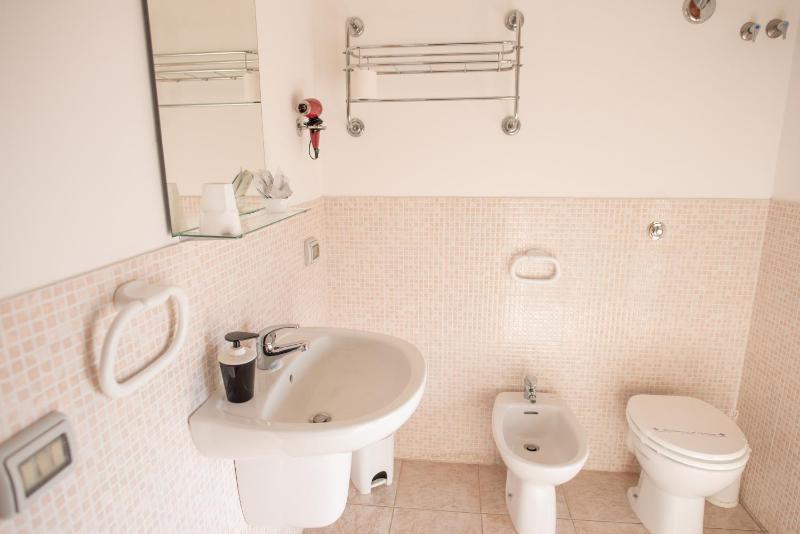 Quadruple Room image 3