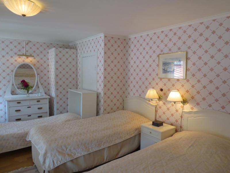 Triple Room with Garden View image 2
