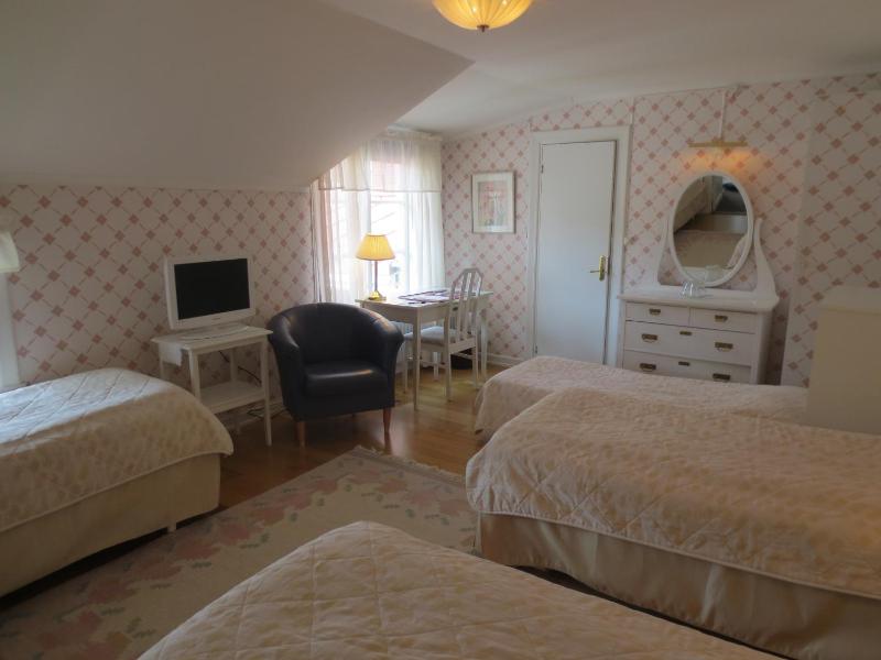 Triple Room with Garden View image 2