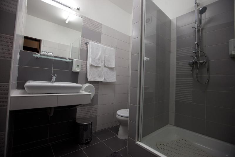 Deluxe Double Room image 4