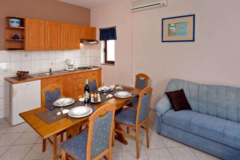 Apartment image 3