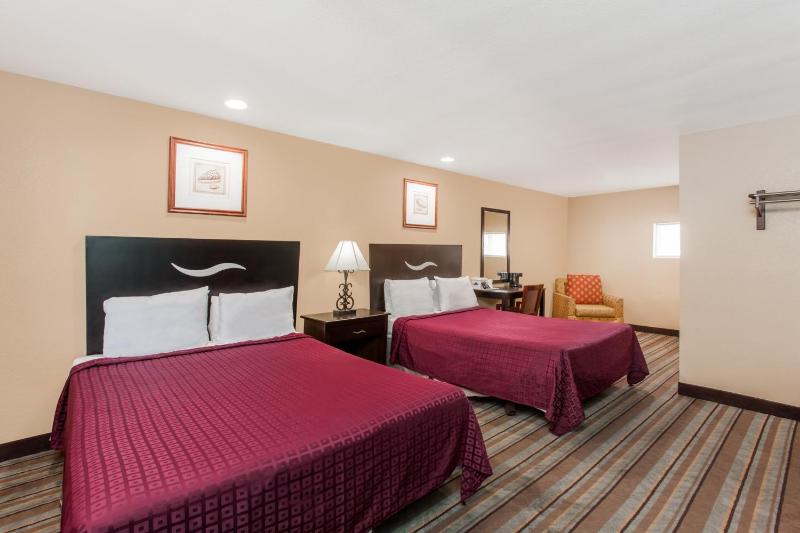 Travelodge by Wyndham San Diego SeaWorld - image 10