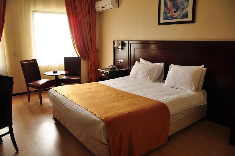 Double Room with Balcony image 1