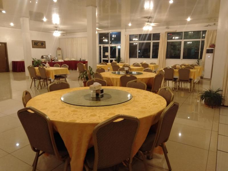 Beach Garden Hotel - image 2