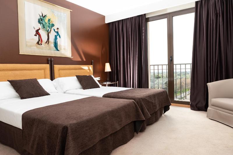 Double or Twin Room image 1