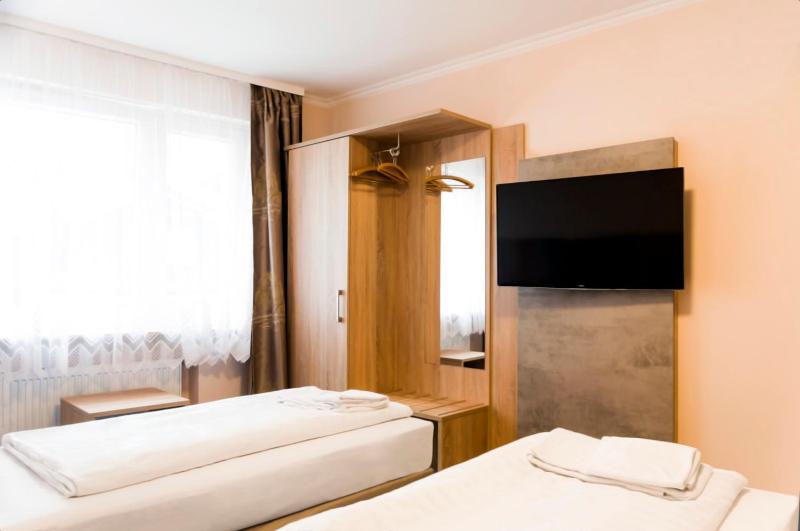 Hotel Royal - image 2