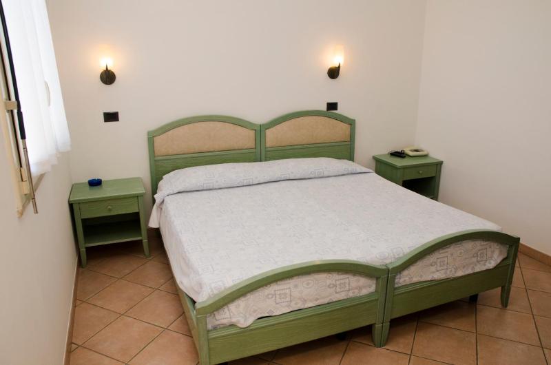 Double Room image 1