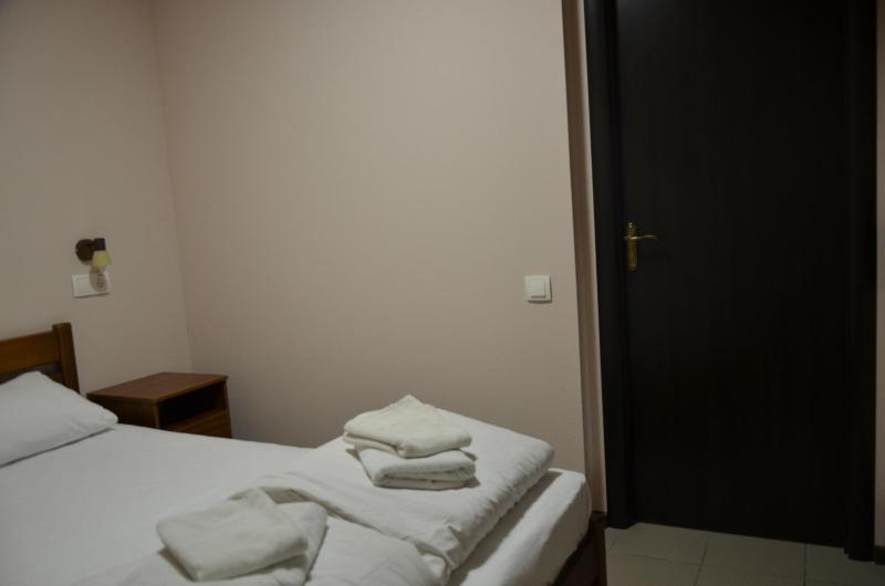 Budget Double Room image 3