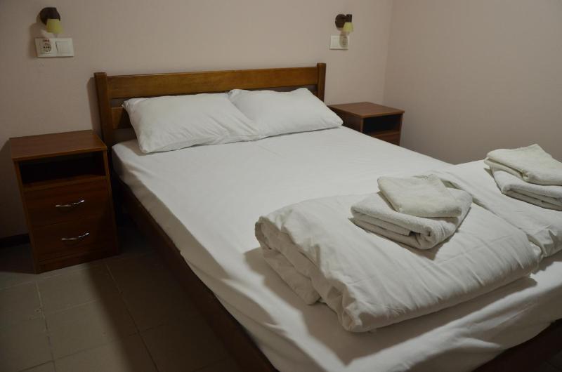 Budget Double Room image 4