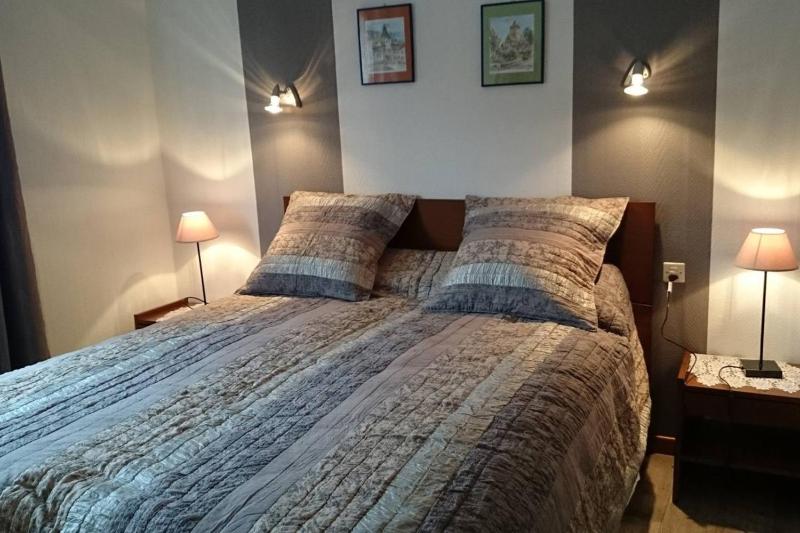 Two-Bedroom House image 4