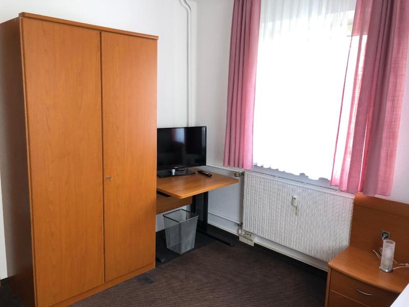 Single Room image 1