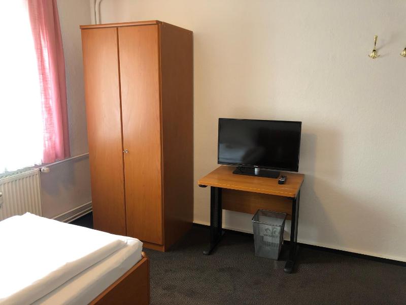 Single Room image 2