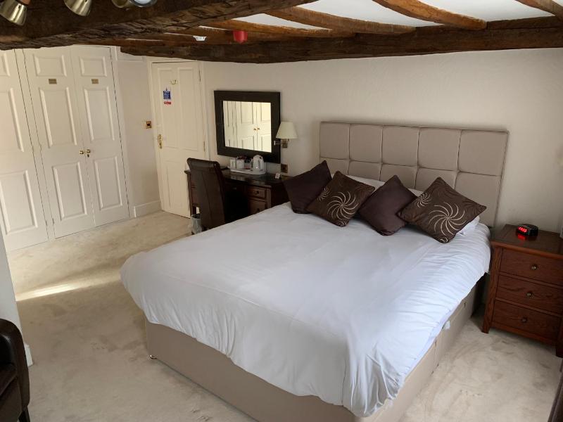 Deluxe Double Room with Bath image 4