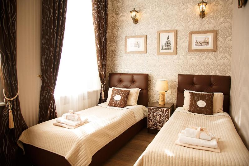 Standard Twin Room image 2
