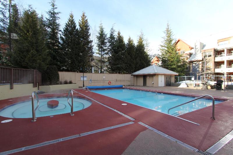 Lake Placid Lodge by Whistler Retreats - image 2