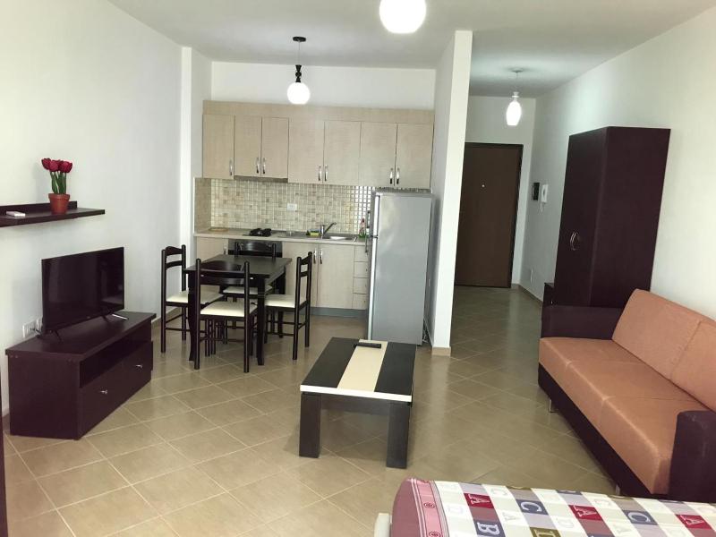 Studio Apartment with Sea View image 4