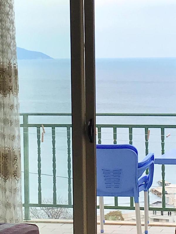 Studio Apartment with Sea View image 3