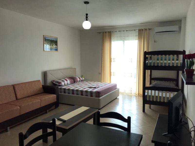 Studio Apartment with Sea View image 2