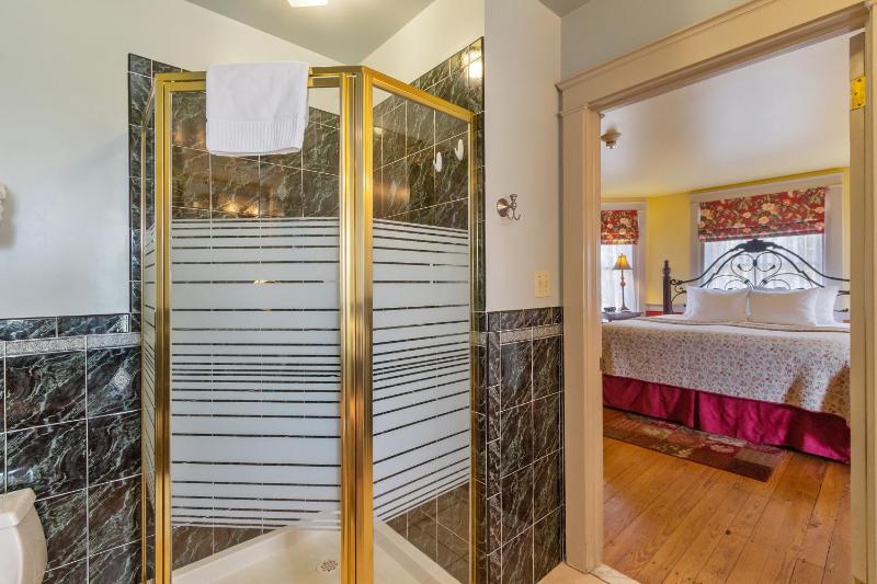 Luxury King Room image 2