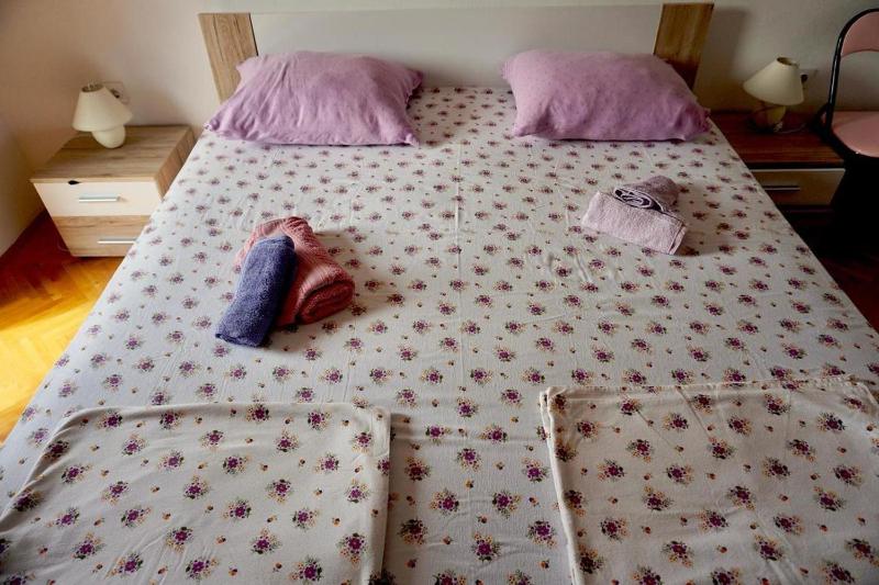 Three-Bedroom Apartment with Terrace image 2