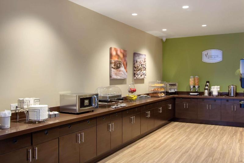 Sleep Inn & Suites Tampa South - image 33
