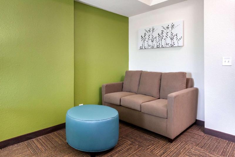 Sleep Inn & Suites Tampa South - image 11