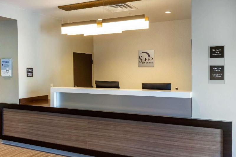 Sleep Inn & Suites Tampa South - image 28