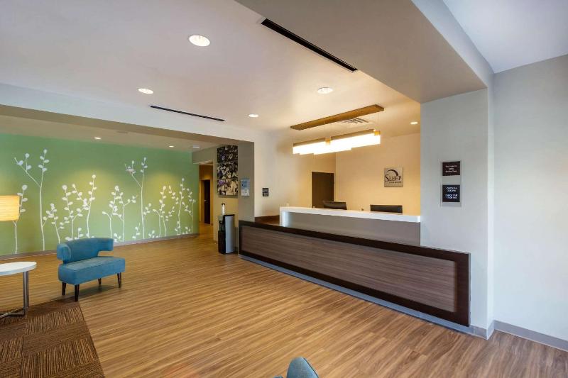 Sleep Inn & Suites Tampa South - image 29