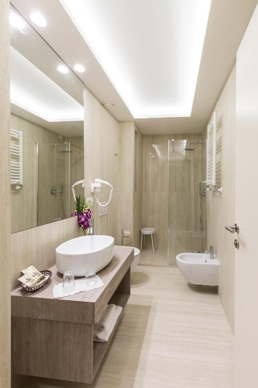 Double Room image 1